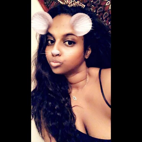 Meet your Posher, Basima - Picture 1 of 1